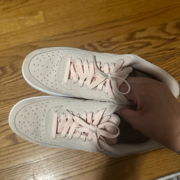 NIKE women shoes **worn like once or twice** - Picture 3 of 3